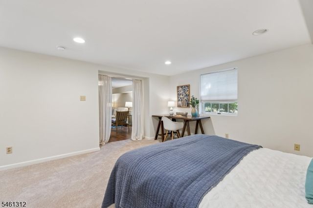 26 Pittsford Way, New Providence Boro, NJ 07974
