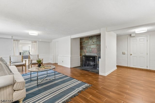 26 Pittsford Way, New Providence Boro, NJ 07974
