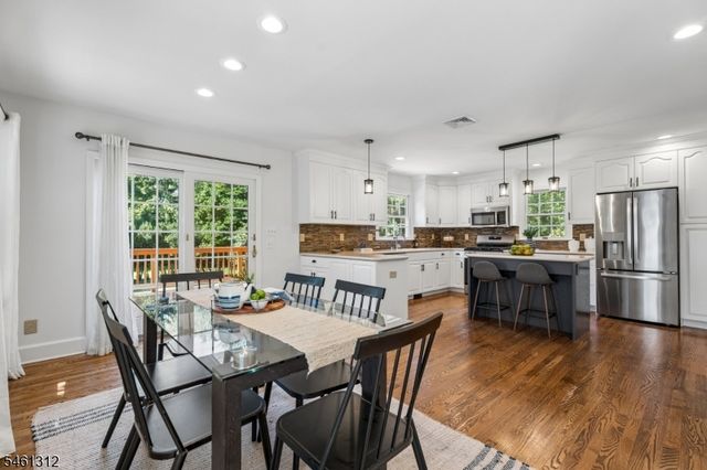 26 Pittsford Way, New Providence Boro, NJ 07974