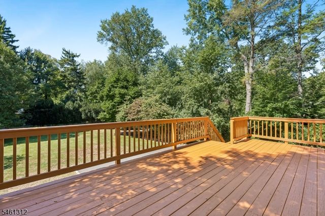 26 Pittsford Way, New Providence Boro, NJ 07974
