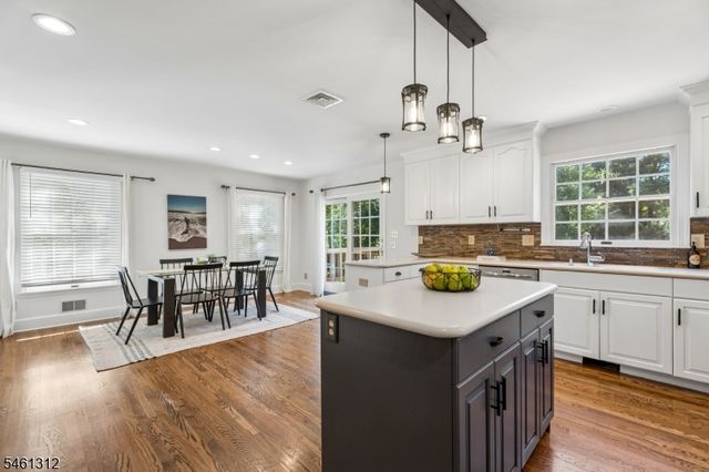 26 Pittsford Way, New Providence Boro, NJ 07974
