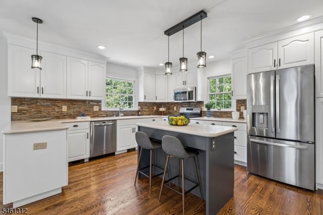 26 Pittsford Way, New Providence Boro, NJ 07974