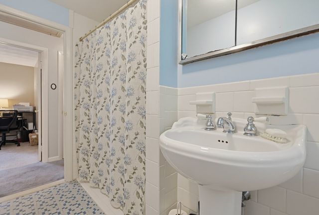 20 Corrine Dr, Framingham, MA 01701