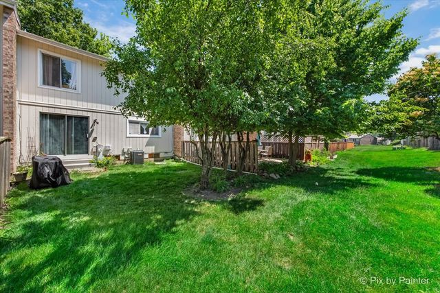 285 Colony Green Drive, Bloomingdale, IL 60108
