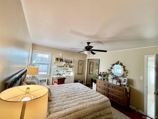 182 Lexington Avenue, Franklin Square, NY 11010