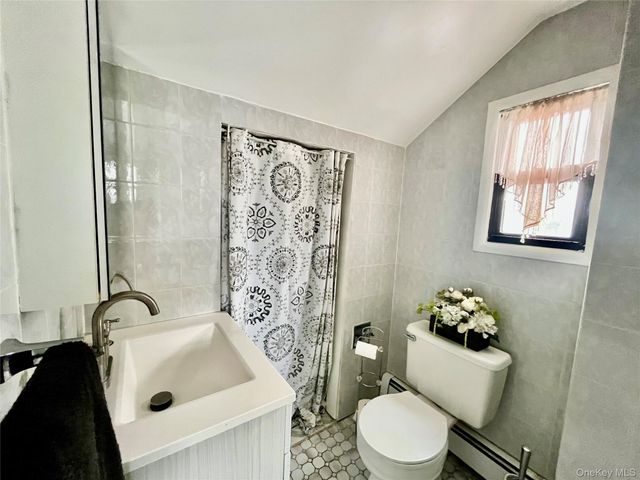 182 Lexington Avenue, Franklin Square, NY 11010