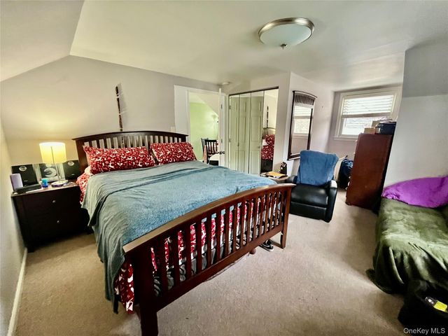 182 Lexington Avenue, Franklin Square, NY 11010