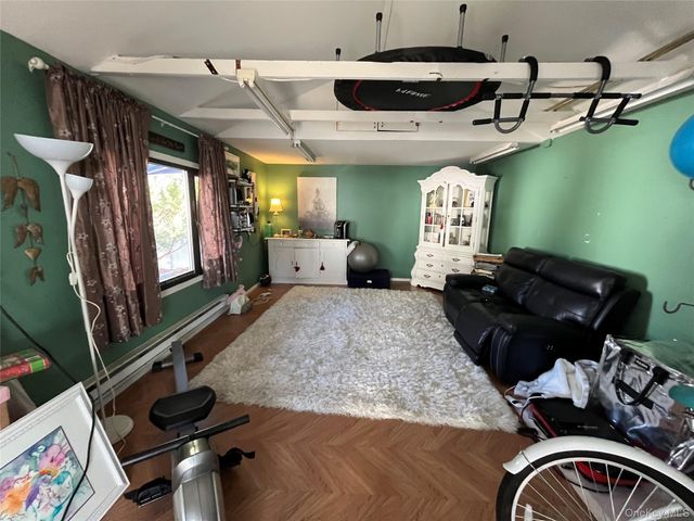 182 Lexington Avenue, Franklin Square, NY 11010