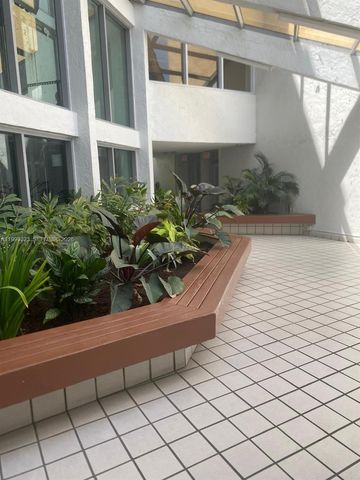 11800 SW 18th St 108-4, Miami, FL 33175