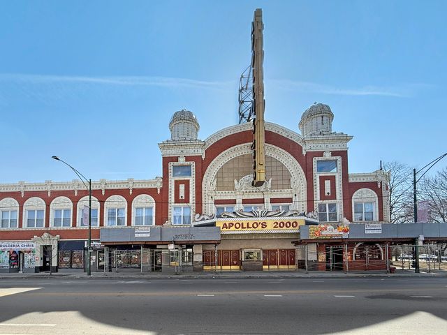 2889 W Cermak Road, Chicago, IL 60623