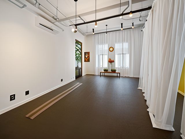 2889 W Cermak Road, Chicago, IL 60623