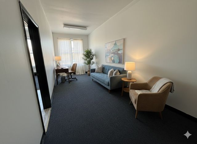 2889 W Cermak Road, Chicago, IL 60623