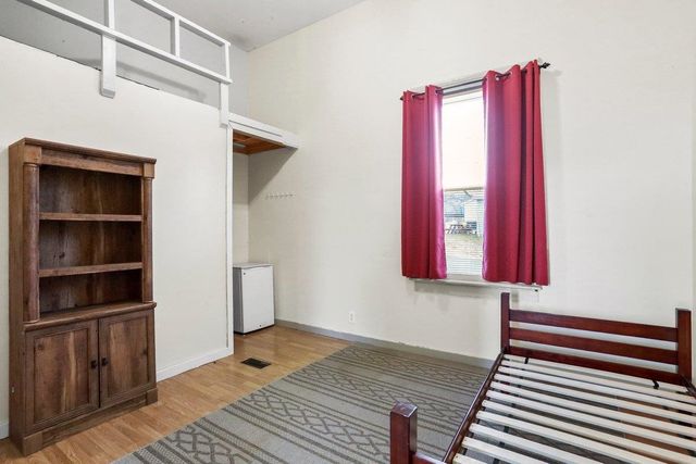 6043 BROAD ST, Mt Jackson, VA 22842