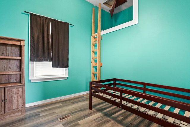 6043 BROAD ST, Mt Jackson, VA 22842