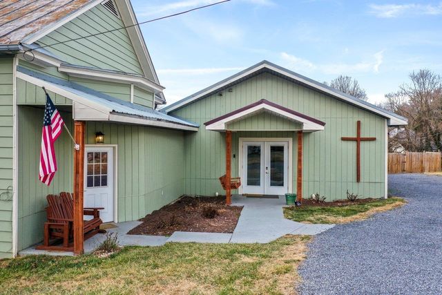 6043 BROAD ST, Mt Jackson, VA 22842