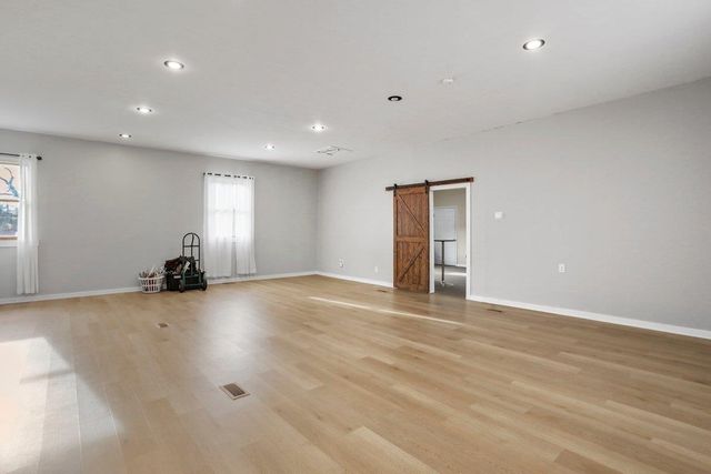 6043 BROAD ST, Mt Jackson, VA 22842