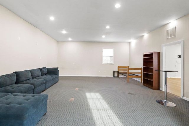 6043 BROAD ST, Mt Jackson, VA 22842