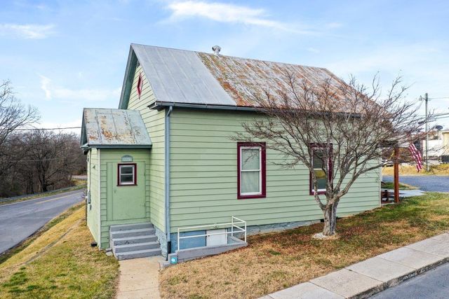 6043 BROAD ST, Mt Jackson, VA 22842