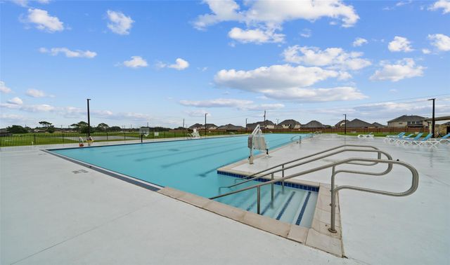907 Kingwood Drive, League City, TX 77573