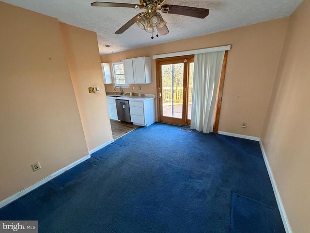 16 W END CT, Baltimore, MD 21227