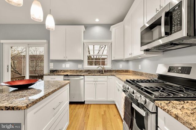 1503-F N COLONIAL TER, Arlington, VA 22209