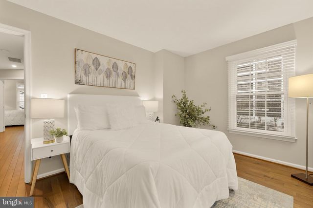 1503-F N COLONIAL TER, Arlington, VA 22209