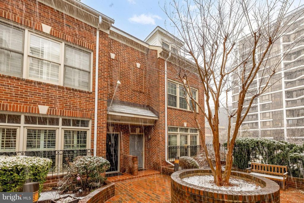 1503-F N COLONIAL TER, Arlington, VA 22209