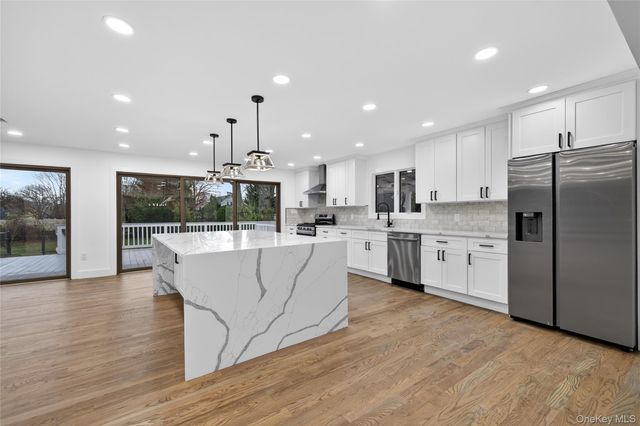 611 Deer Park Avenue, Babylon, NY 11702