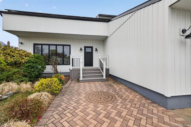 611 Deer Park Avenue, Babylon, NY 11702