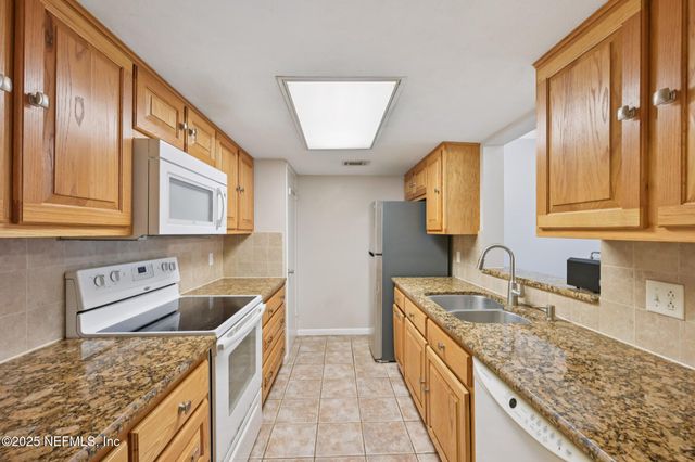 2909 ST JOHNS Avenue 11A, Jacksonville, FL 32205