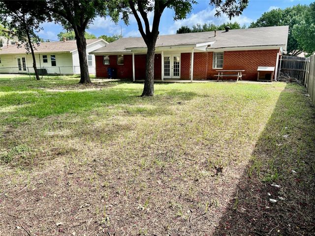 521 Janie Lane, Burleson, TX 76028