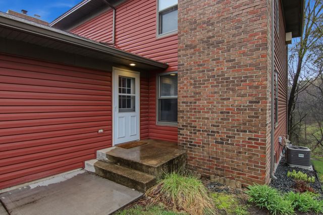 531 Hunter Hill Road, Hudson, WI 54016
