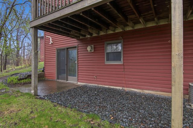 531 Hunter Hill Road, Hudson, WI 54016