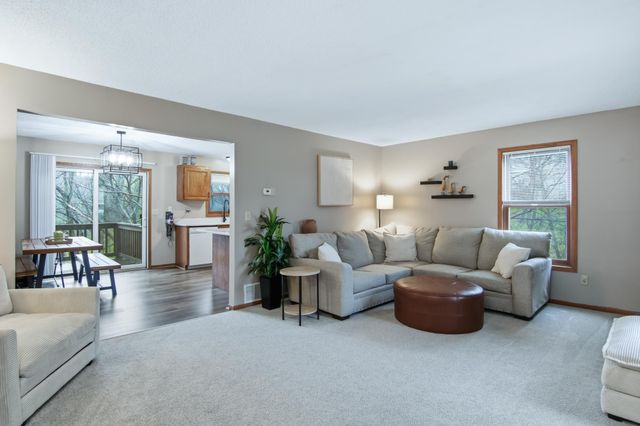 531 Hunter Hill Road, Hudson, WI 54016