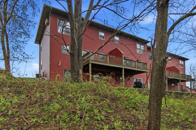 531 Hunter Hill Road, Hudson, WI 54016