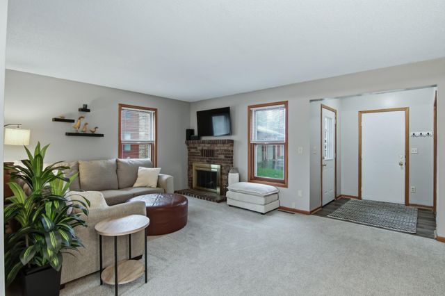 531 Hunter Hill Road, Hudson, WI 54016