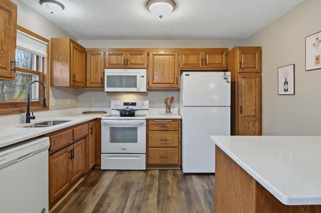 531 Hunter Hill Road, Hudson, WI 54016