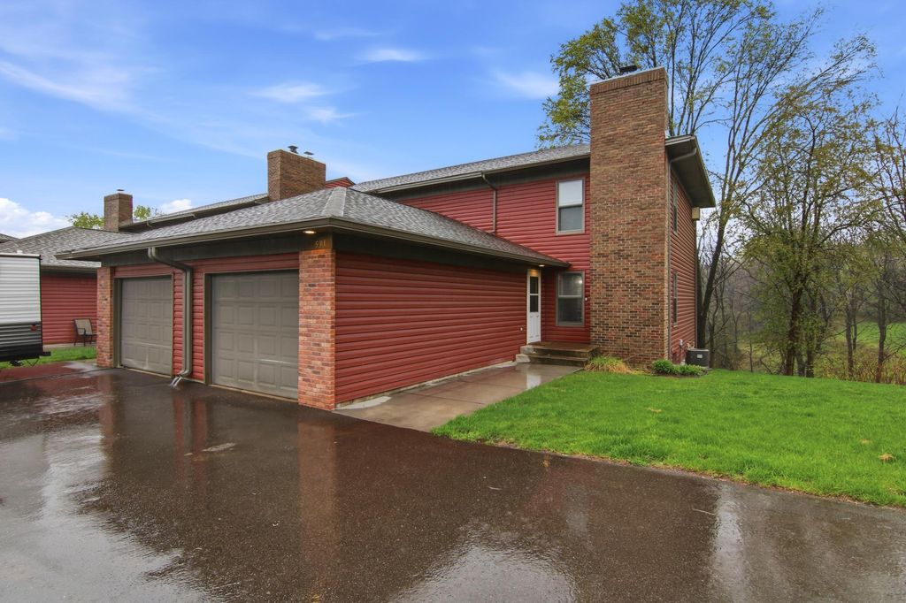 531 Hunter Hill Road, Hudson, WI 54016