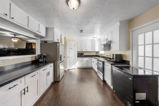 12711 33rd Street, Santa Fe, TX 77510