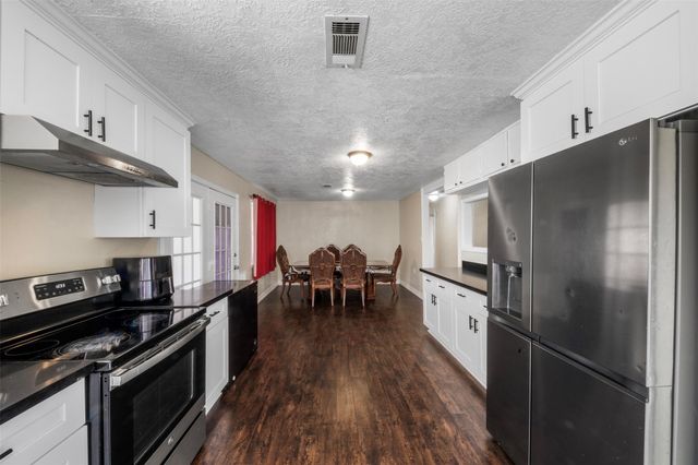 12711 33rd Street, Santa Fe, TX 77510