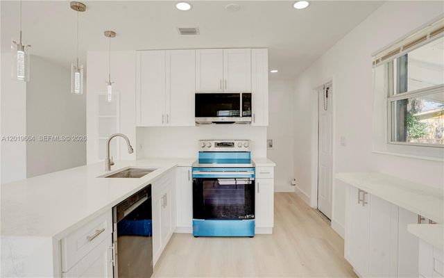 1031 NW 23rd Way, Fort Lauderdale, FL 33311