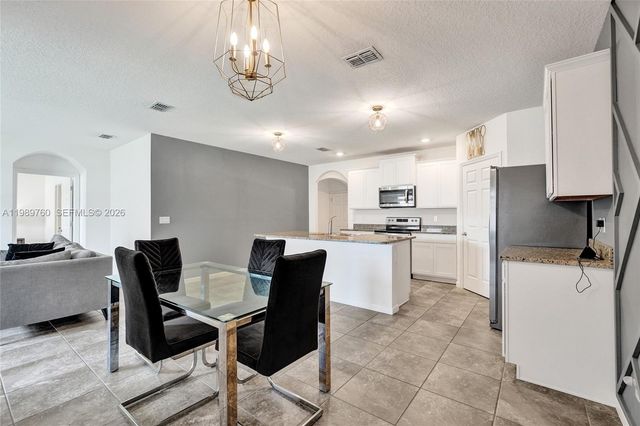 6479 NW Castlebrook Ave, Port St. Lucie, FL 34983