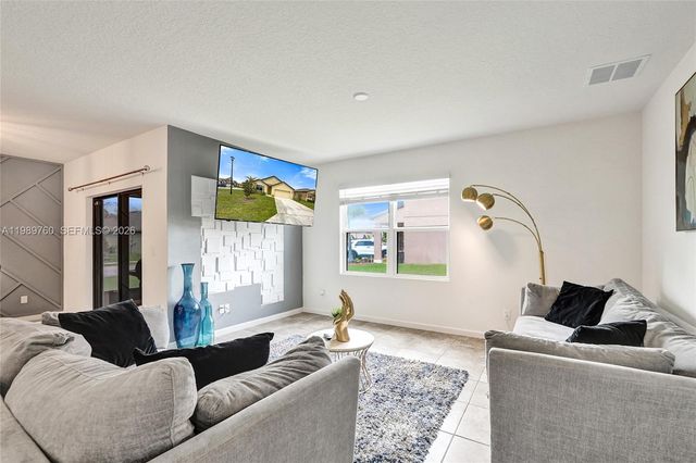 6479 NW Castlebrook Ave, Port St. Lucie, FL 34983