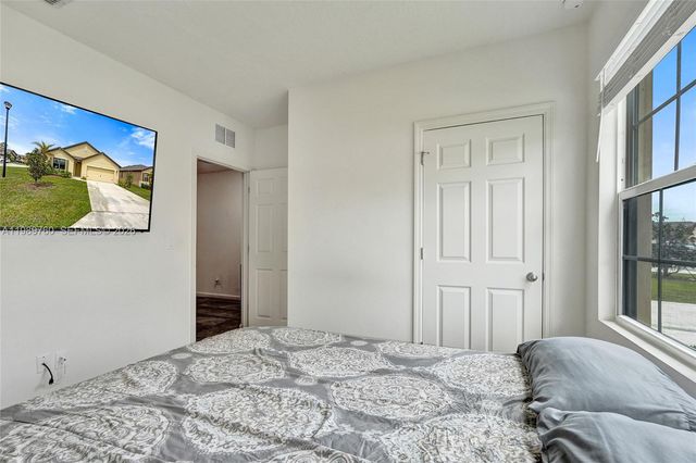 6479 NW Castlebrook Ave, Port St. Lucie, FL 34983