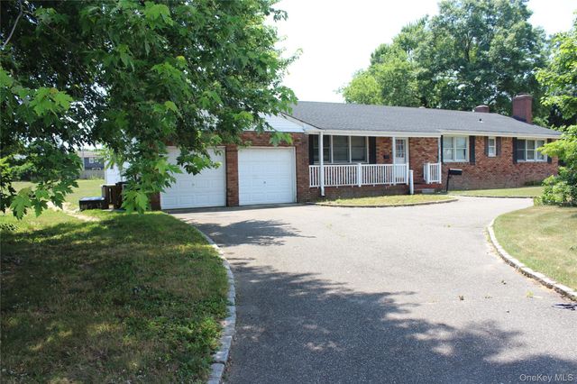 924 Fulton Street, Farmingdale, NY 11735