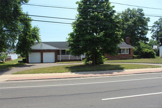 924 Fulton Street, Farmingdale, NY 11735