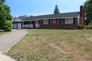 924 Fulton Street, Farmingdale, NY 11735