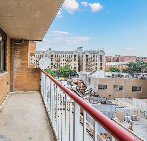 133-36 41st Road 8F, Flushing, NY 11355