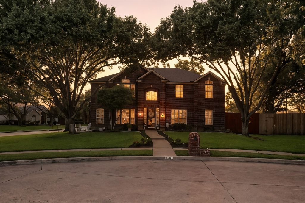 2001 Marlow Court, Flower Mound, TX 75028