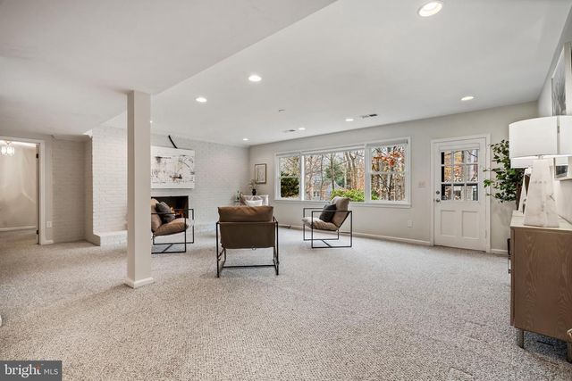 1429 IRONWOOD DR, Mclean, VA 22101